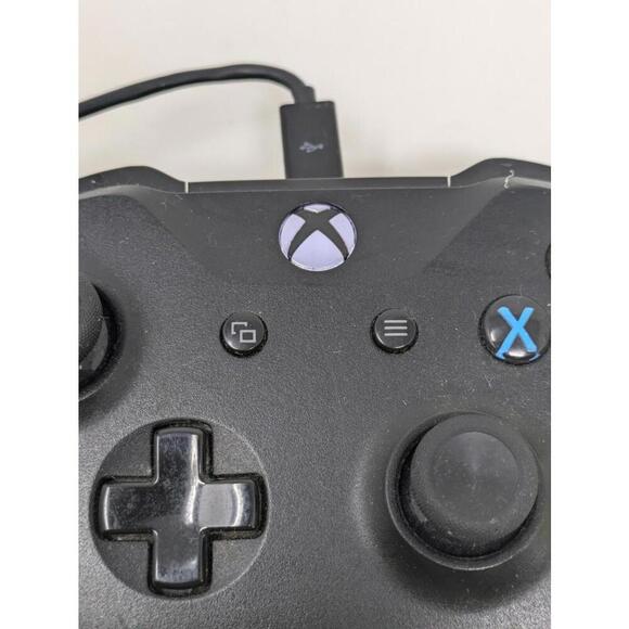 Microsoft Xbox One Wireless Controller Model 1708 -With Rechargeable Pack Black - Picture 4 of 6